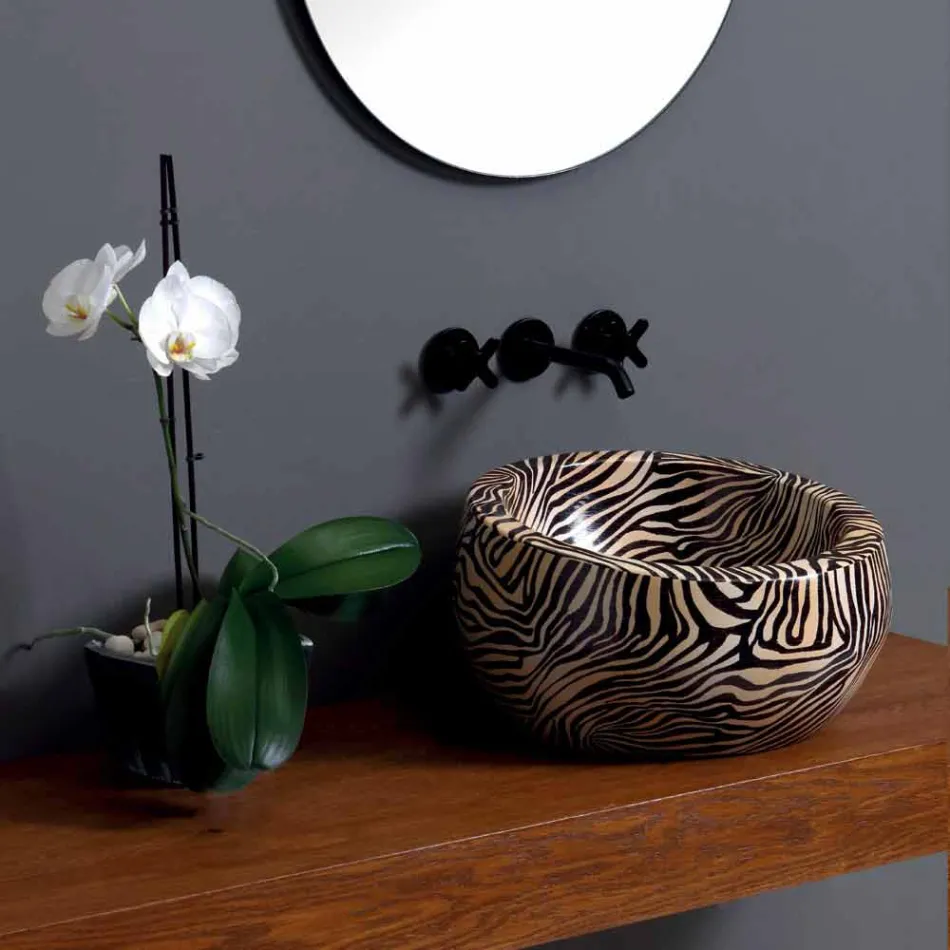 Modernt keramiskt handfat av bänkskivan tillverkad i Italien av Elisa Viadurini