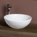 Ovalt, lutande keramiskt handfat med modern design - Papavero