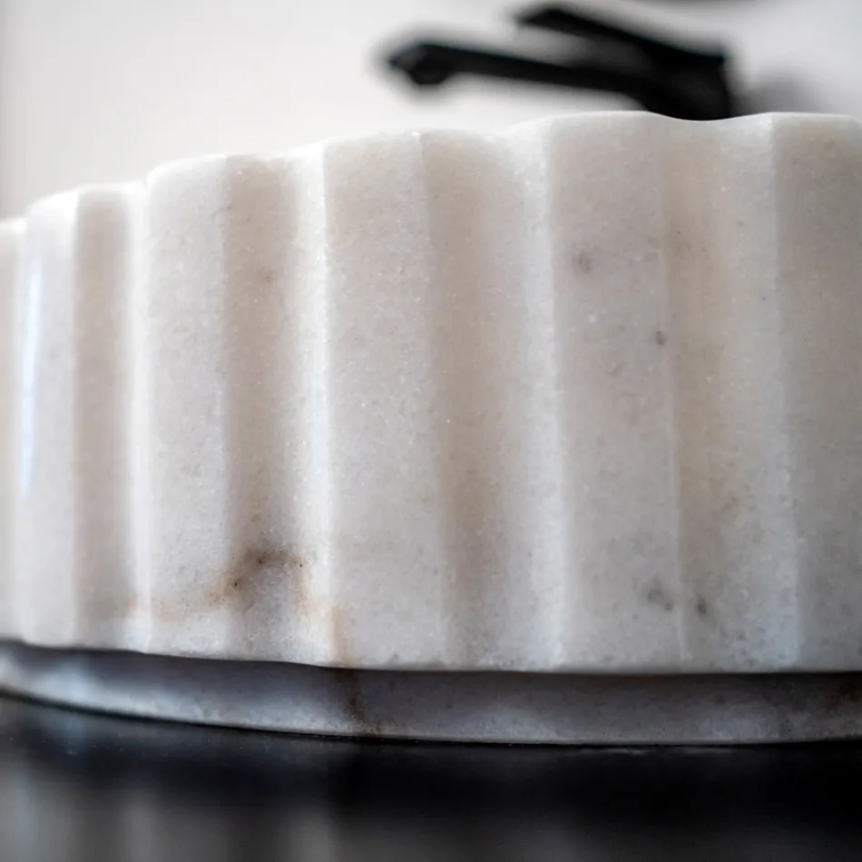 Ovalt tvättställ till badrummet i vit marmor - Cunzite Viadurini