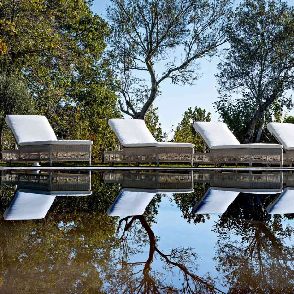 Utomhussolsäng med hjul i handvävd polyrattan - Gigi Viadurini