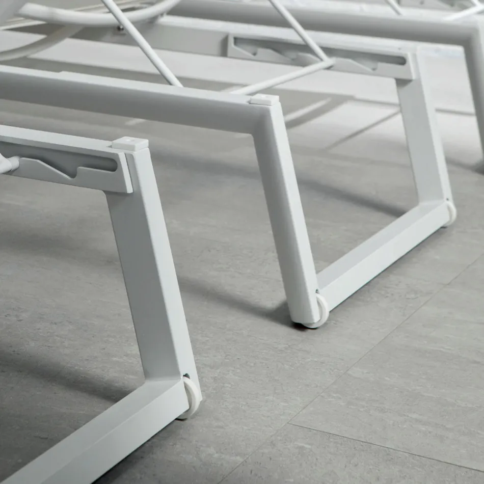 Solsäng utomhus i aluminium och textilen med infällbara hjul, 2 delar - Åsna Viadurini