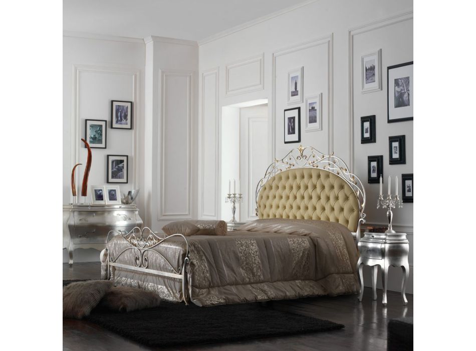 Dubbelsäng med madrass, kuddar och 2 sängbord Made in Italy - Laki Viadurini