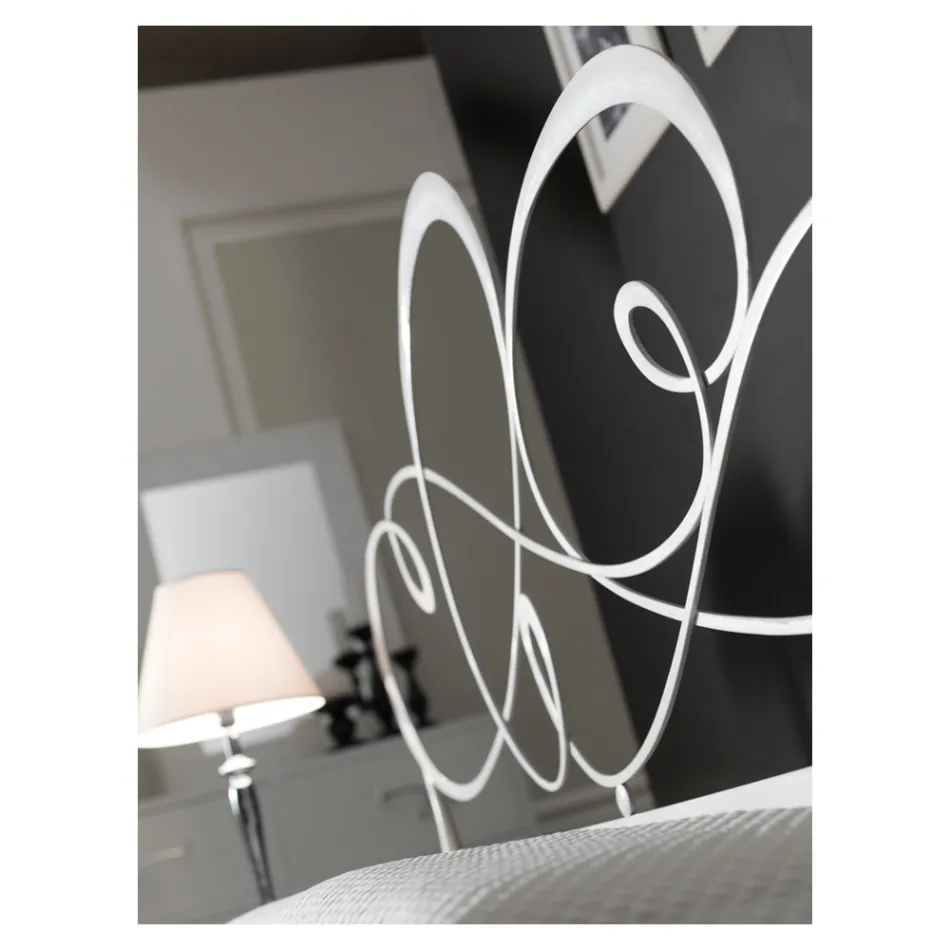 Dubbelsäng med matchande fotbräda, madrass och 2 sängbord - Nebbia Viadurini