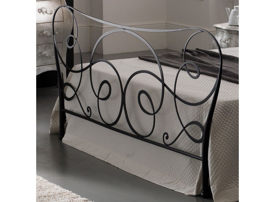 Dubbelsäng med fotbräda, madrass, kuddar och 2 sängbord - Lampo Viadurini