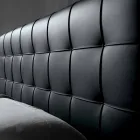 Design dubbelsäng med vadderad huvudbänk Leilo, 160x200 cm Viadurini
