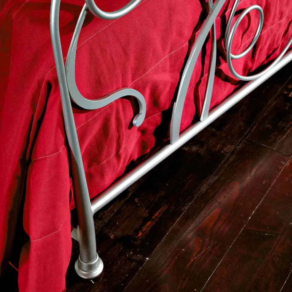 Dubbelsäng i järn hantverk med koniska ben Zoe Viadurini