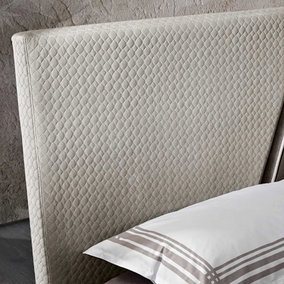 Modern stoppad dubbelsäng med quiltad eller slät design - Aftamo Viadurini