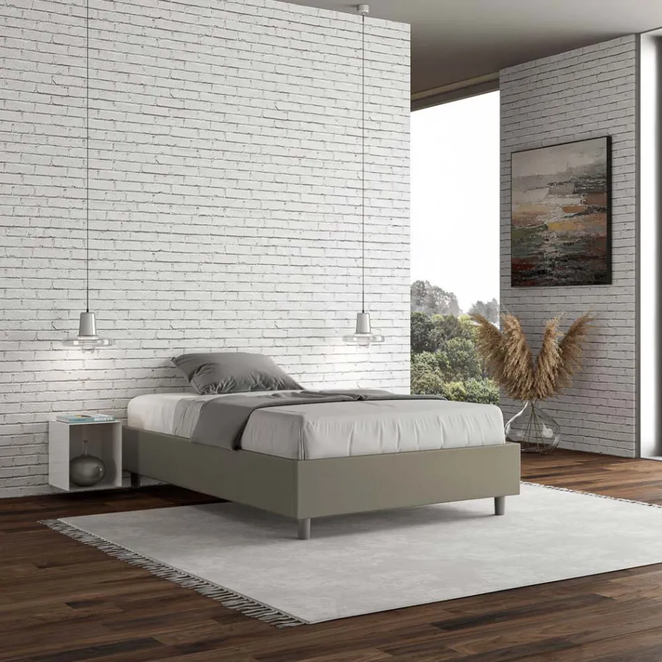 Queen size-säng 140x200 cm klädd i konstläder Tillverkad i Italien - Athlete Viadurini