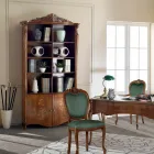 Inlagd bokhylla i Bassano valnötsträ med Made in Italy-dörrar - Commodo Viadurini