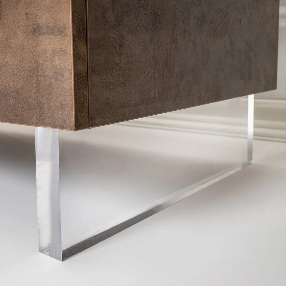 Skänk med 2 dörrar och 2 centrala öppna fack i melamin Tillverkad i Italien - Minnie Viadurini