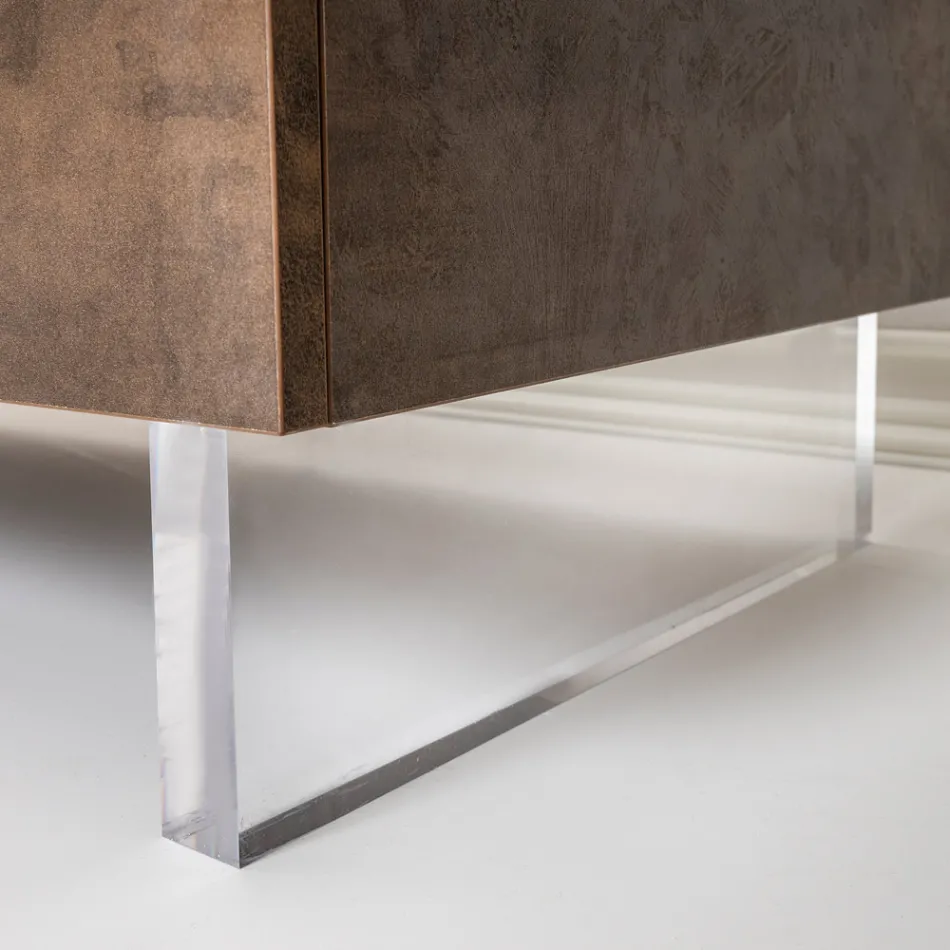 Skänk med 3 melamindörrar och plexiglasfötter Tillverkad i Italien - Musse Pigg Viadurini