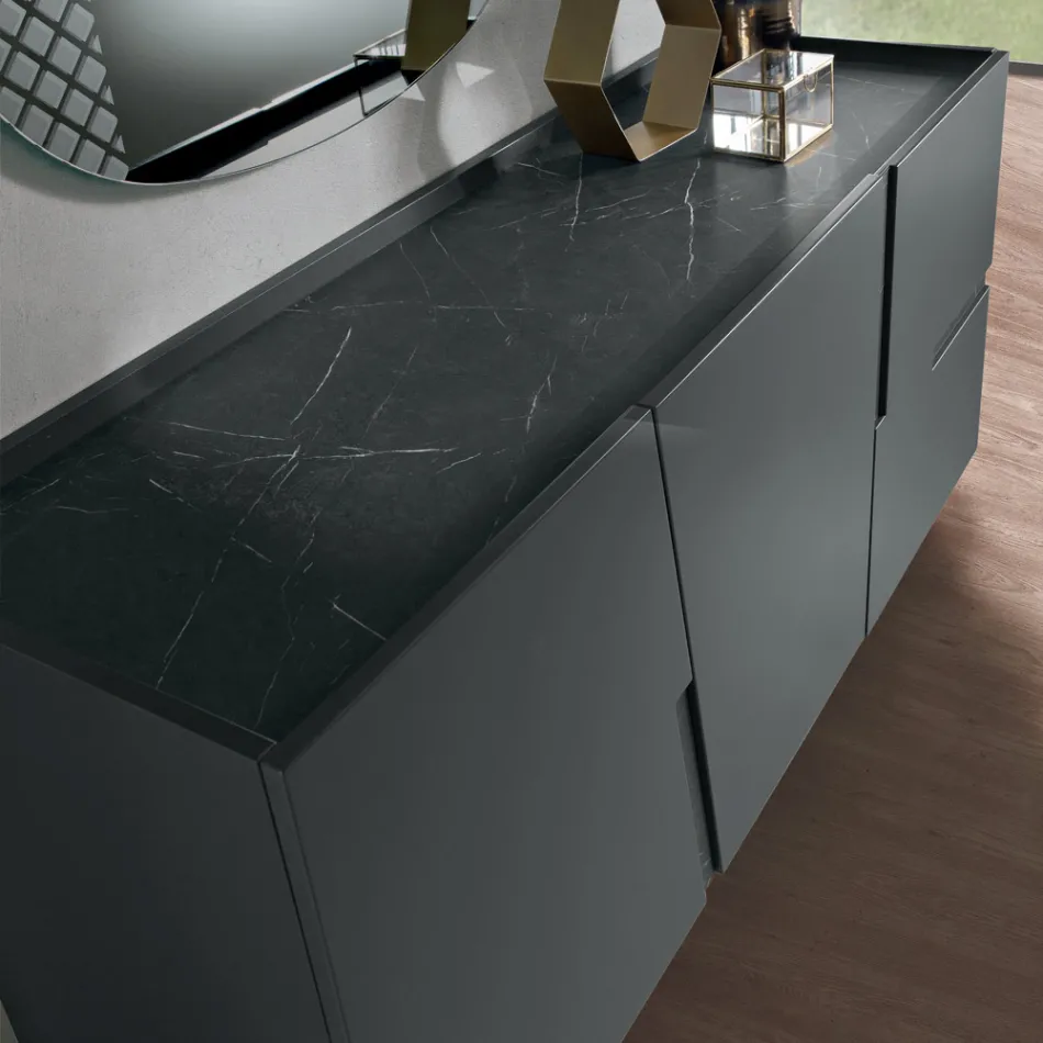 Vardagsrumsskänk med 3 dörrar i lackerad MDF Tillverkad i Italien - Elena Viadurini