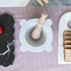 Murbruk i vit Carrara-marmor med trästöt tillverkad i Italien - Winda Viadurini