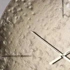 Vågig väggklocka i smält glas med mässingsvisare - Radia Viadurini