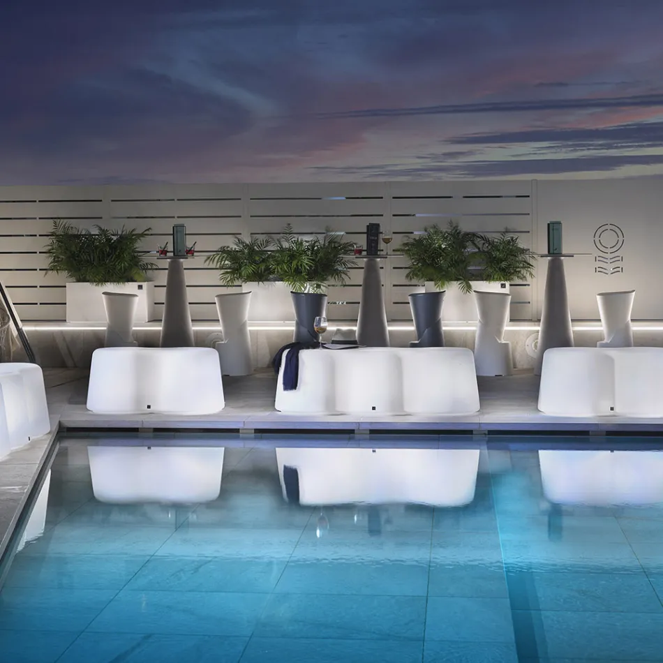 Vågig utomhusbänk i polyeten Tillverkad i Italien - Brenda Viadurini