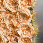 Dekorativ väggpanel i metall och konstgjorda rosor Tillverkad i Italien - Rosetta Viadurini