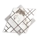 Lasergraverad panel med kvinna och barn gjord i Italien - Harald Viadurini