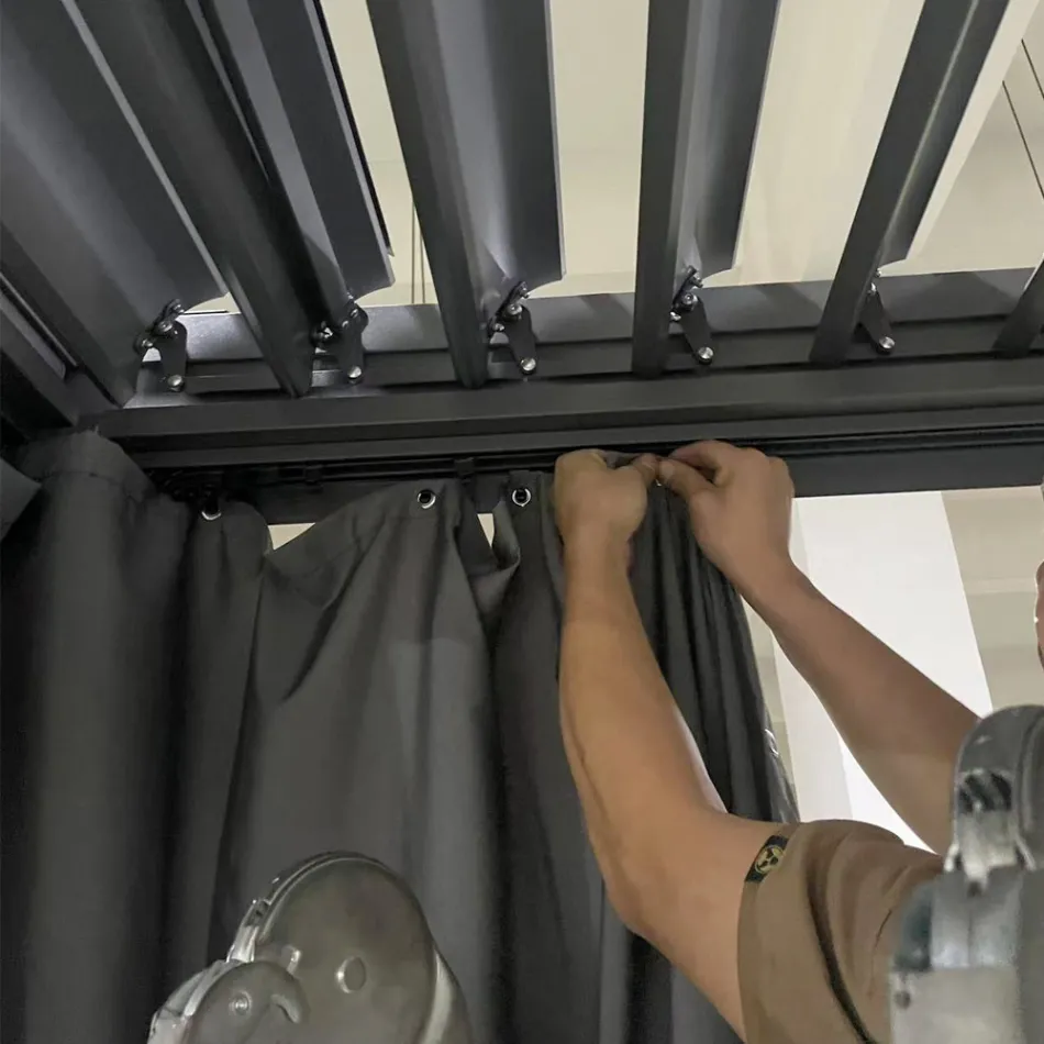 Pegola 3x4 mt i antracitlackerad aluminium med vev - Levante Viadurini