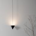 Trådgolvlampa i svart aluminium och kon. Fantastisk minimal design - Mercado