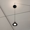 Golvlampa i svart aluminium och dubbel kon Minimal Design - Mercado