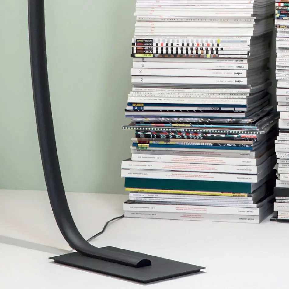 Modern dimbar LED-golvlampa i svart, guld eller vit metall - Gondol Viadurini