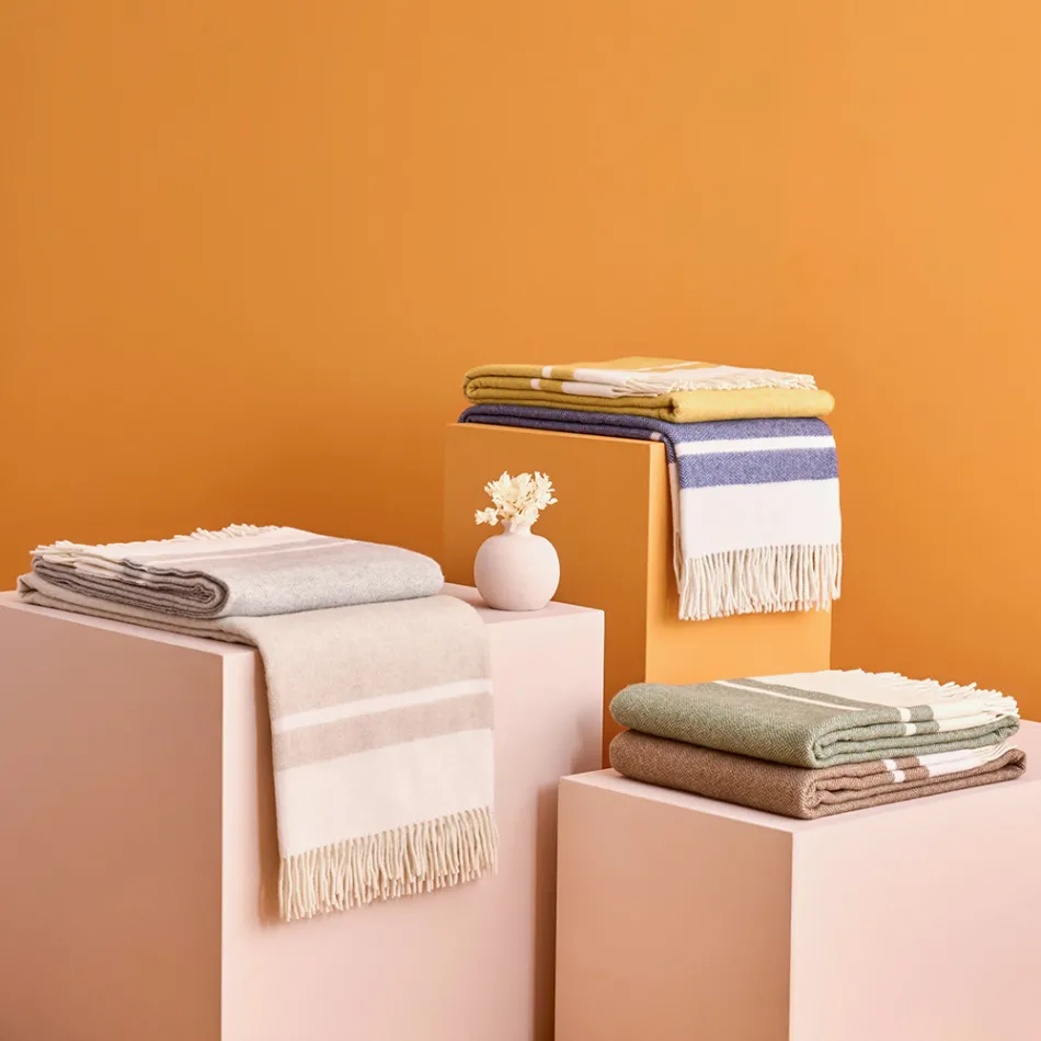 Ultramjuk och fluffig ullblandning Pläd tillverkad i Italien - Caldoso Viadurini