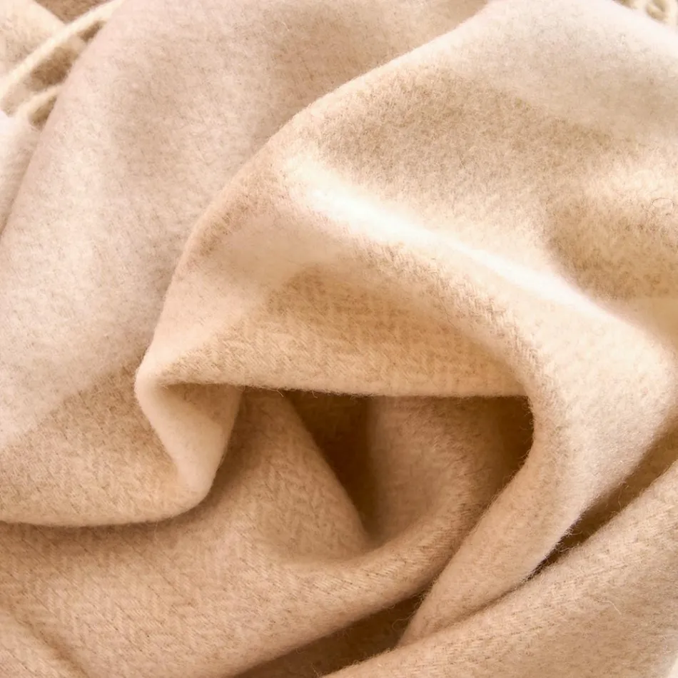 Ultramjuk och fluffig ullblandning Pläd tillverkad i Italien - Caldoso Viadurini