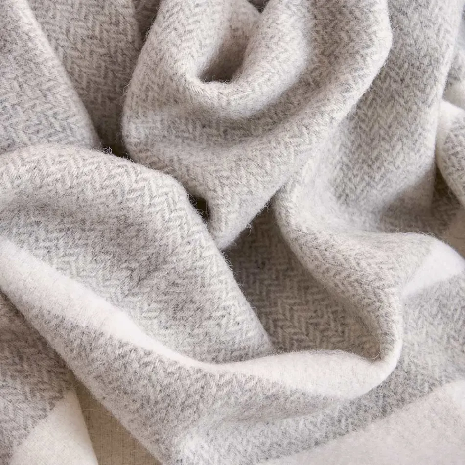 Ultramjuk och fluffig ullblandning Pläd tillverkad i Italien - Caldoso Viadurini