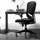 Semidirektionell och operationell modern svängbar fåtölj i Black Reta - Simona Viadurini