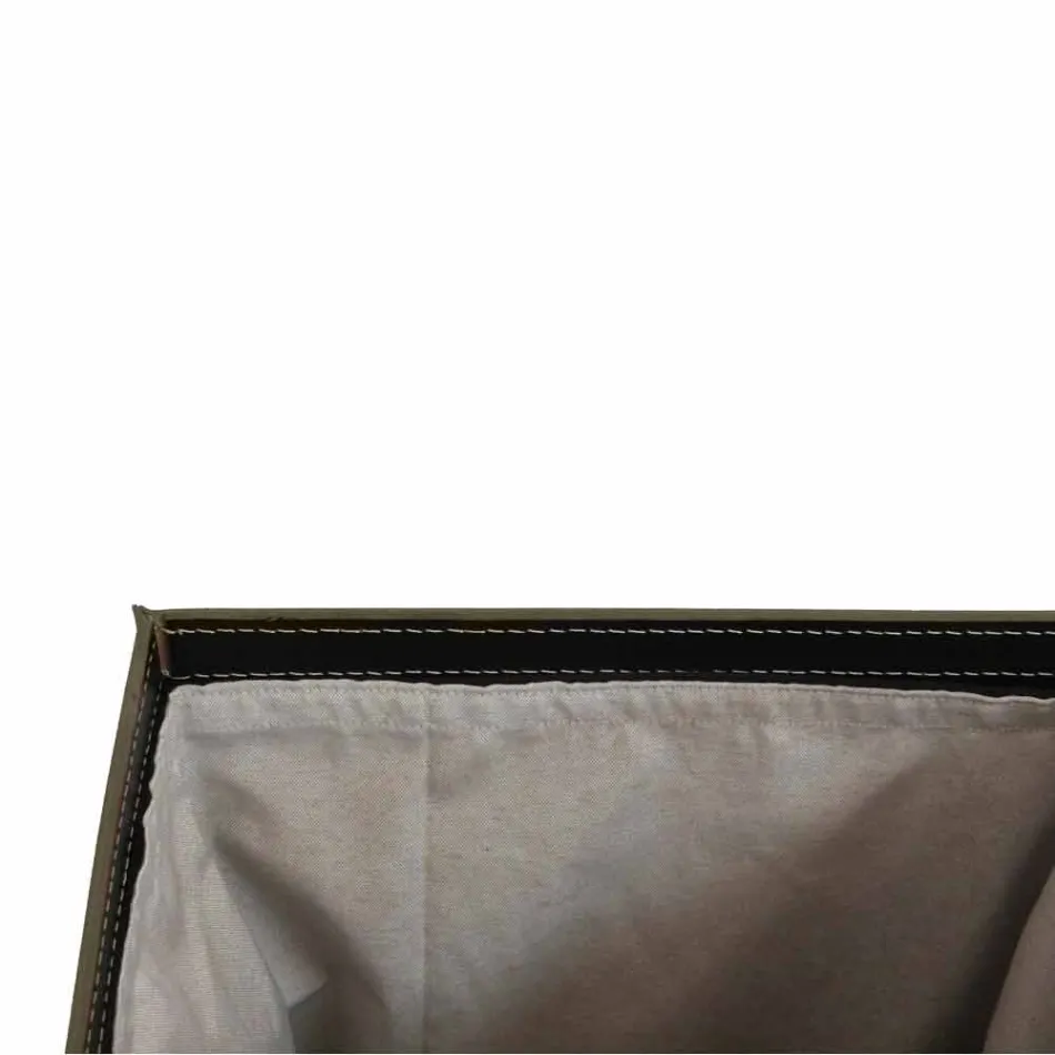 Tvättkorg i läder med en rektangulär bas konstruktion Peter Viadurini