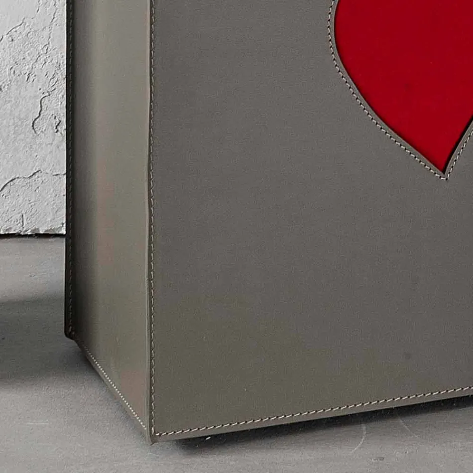 Samtida läder tvättkorg tillverkad i Italien Adele, hjärtinsats Viadurini