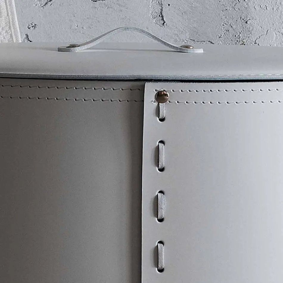 Oval tvättkorg i Riky regenererat läder tillverkat i Italien Viadurini