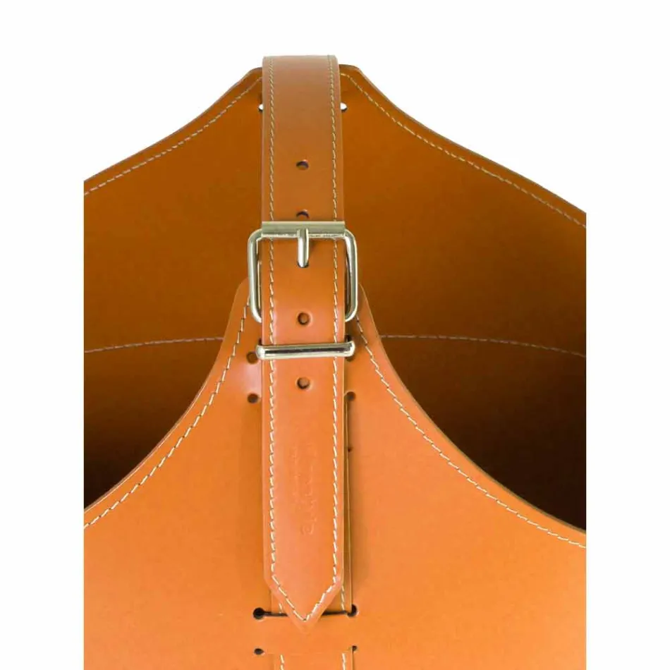 Portalegna från insidan med hjulet i en modern regener läder Fabia Viadurini