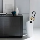 Paraply står i regenererat läder av Pluvia handgjord design Viadurini