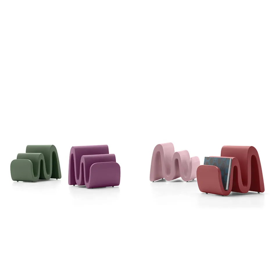 Tidningsställ i modern färgad polyeten tillverkad i Italien - Munoz Viadurini