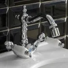 Klassisk bidétapp med ett hål och handgjorda mässingshandtag - Noriana Viadurini