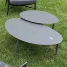 Vardagsrum som består av soffa, fåtöljer och 2 soffbord i aluminium - Yuma Viadurini