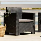 Vardagsrum med 1 soffa, 2 fåtöljer och 1 soffbord med sittdynor - Maskin Viadurini