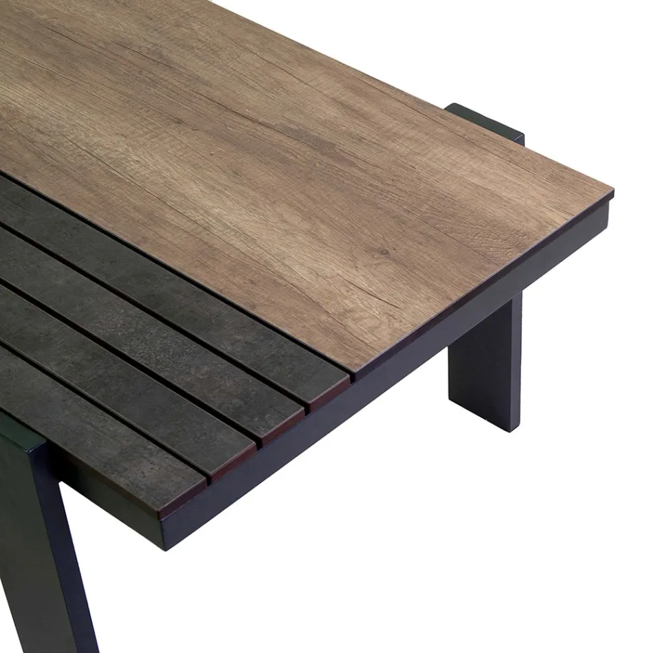 Vardagsrum utomhus bestående av 1 soffa, 2 fåtöljer och 1 soffbord - Righello Viadurini