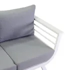 Vardagsrum utomhus bestående av 1 3-sitssoffa, 2 fåtöljer och 1 soffbord - Righello Viadurini