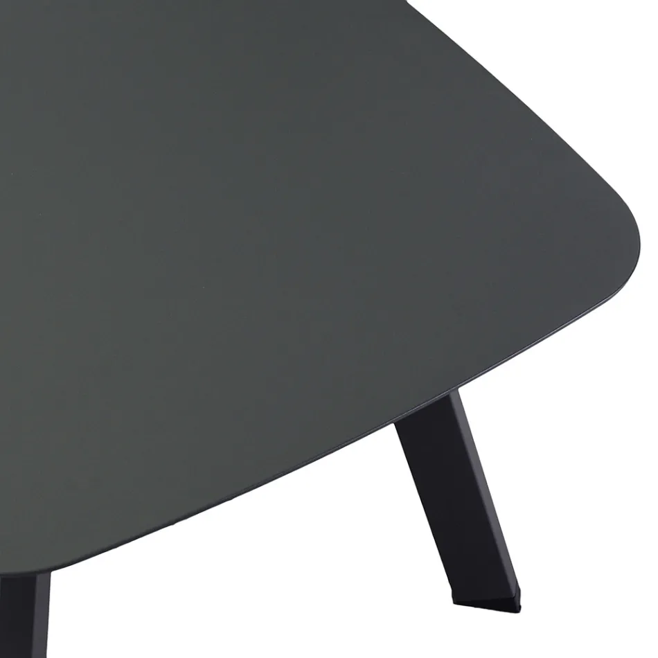 Vardagsrum utomhus bestående av 2 fåtöljer och 1 soffbord - Righello Viadurini