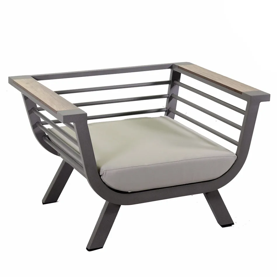 Vardagsrum utomhus bestående av 2 fåtöljer och 1 soffbord - Righello Viadurini