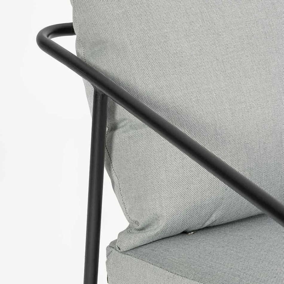 Utomhusvardagsrum med 1 soffa, 2 fåtöljer och 2 stålbord - Föredrar Viadurini