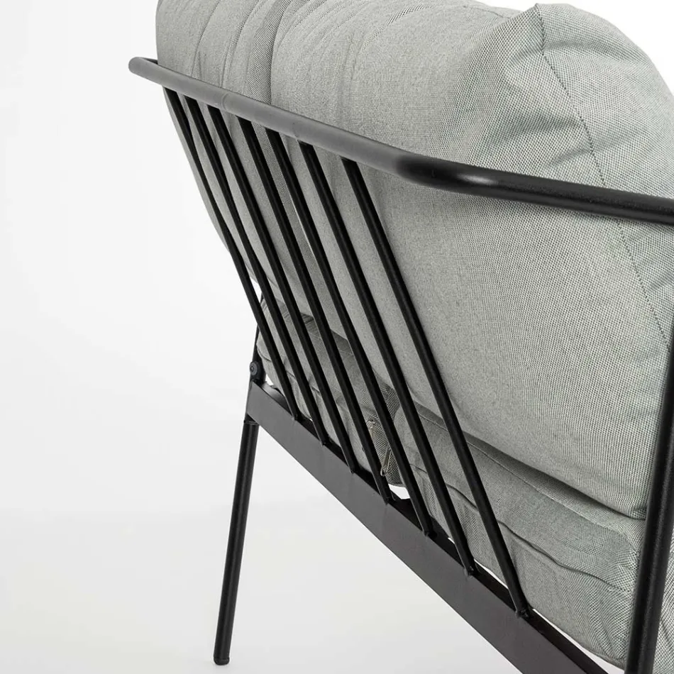 Utomhusvardagsrum med 1 soffa, 2 fåtöljer och 2 stålbord - Föredrar Viadurini