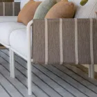 Vardagsrum med trädgård i galvaniserad metall och tygkuddar - Sognando Viadurini