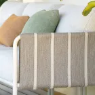 Vardagsrum med trädgård i galvaniserad metall och tygkuddar - Sognando Viadurini