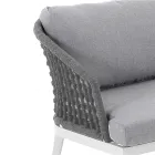 Vardagsrum inomhus och utomhus med 2 fåtöljer, 1 soffa och 1 soffbord - Sortir Viadurini