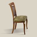 Klassisk stol i valnötsträ med vadderad sits Tillverkad i Italien - barock