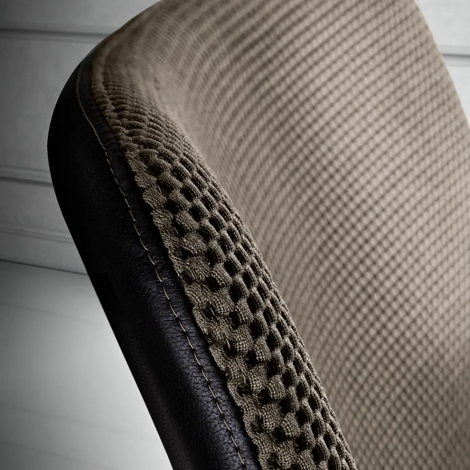 Stol med fotstöd i Vulcano-tyg och metallben Tillverkad i Italien - Amane Viadurini