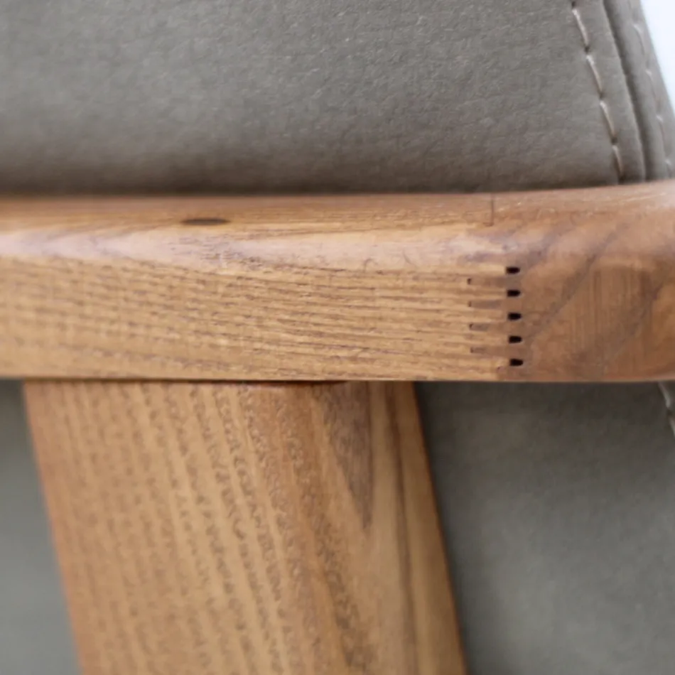 Matstol med armstöd i ask Tillverkad i Italien - Betsy Viadurini